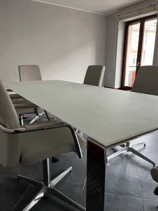 Tavolo in vetro e 6 sedie