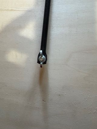 Tablero de madera y hojas de sierra