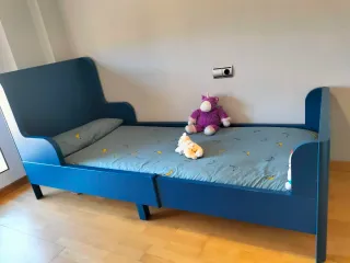 Cama extensible infantil azul
