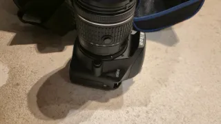 Cámara Nikon D3500 + Objetivo AF-P 18-55 + Funda