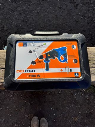 Taladro percutor Dexter 1100W