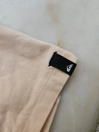 Camiseta original Quiksilver Beige con Estampado