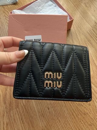 Monedero Miu Miu Negro Acolchado