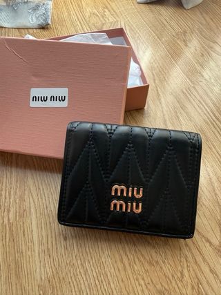 Monedero Miu Miu Negro Acolchado