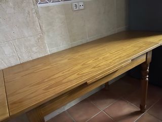 Mesa extensible de madera