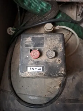 Compresor de aire grande a repasar funcionaba