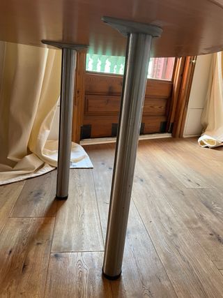 Mesa ovalada madera y patas cromadas