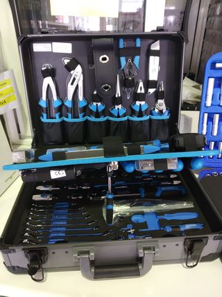 Maletín de aluminio con herramientas