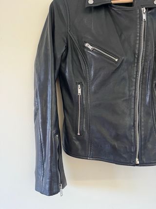 Cazadora cuero Stradivarius negra