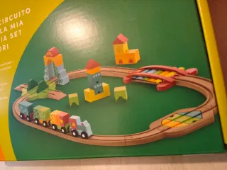 Tren de madera Montessori