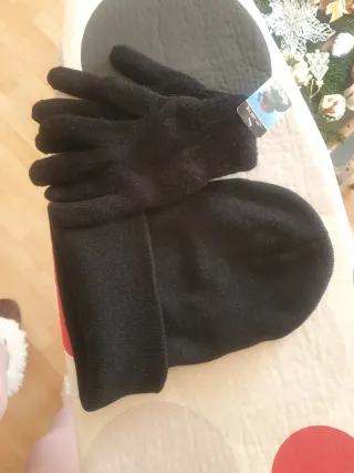 Conjunto gorro y guantes negro