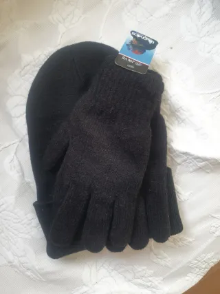 Conjunto gorro y guantes negro