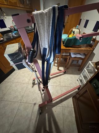 Se vende grua para ancianos