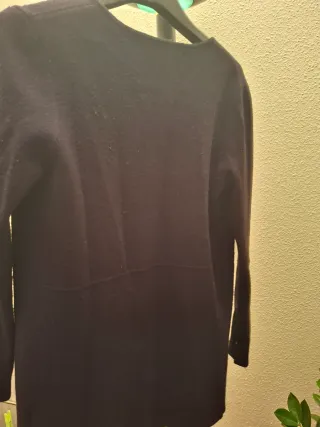 Chaqueta de punto negra con adornos