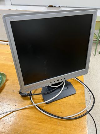Monitor AOC Plano Plata