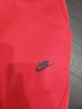 Pantalón Nike Tech Fleece Rojo