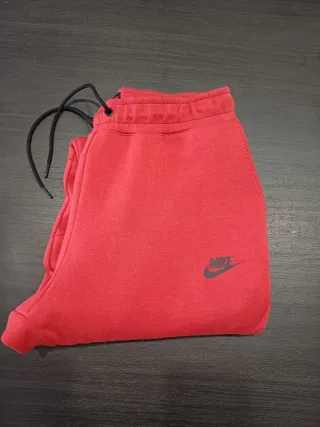 Pantalón Nike Tech Fleece Rojo