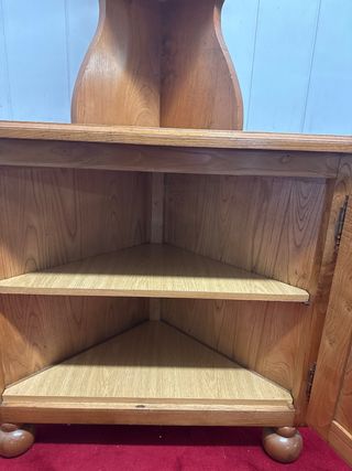 Mueble esquinero de madera