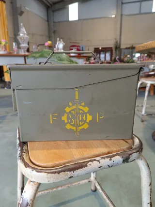 Caja antigua cartuchos munición