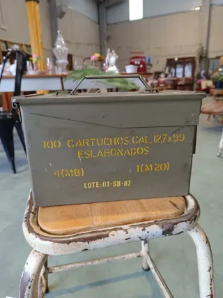 Caja antigua cartuchos munición