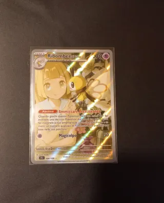 Ribombee di Lylia Carta Pokemon 164/159