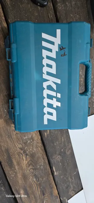 Ingletadora de mesa + taladro percutor Makita