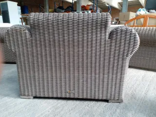 Conjunto Sofás Ratán 5 Piezas + Reposapiés y Mesa