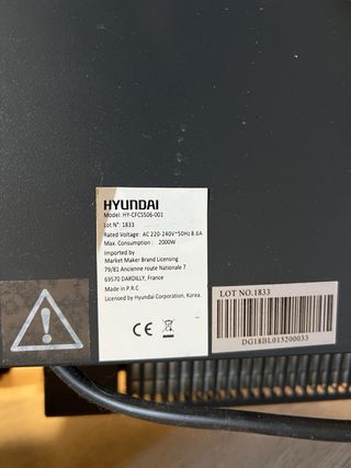 Estufa Eléctrica Hyundai Negra con Efecto Llama