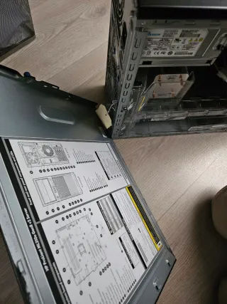 HP ProLiant ML310e Gen8 v2 Servidor