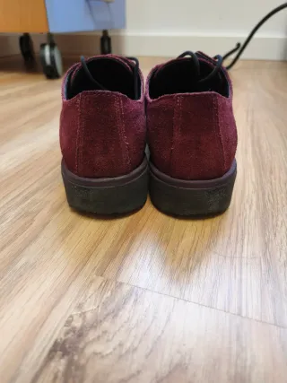 Zapatos de ante burdeos