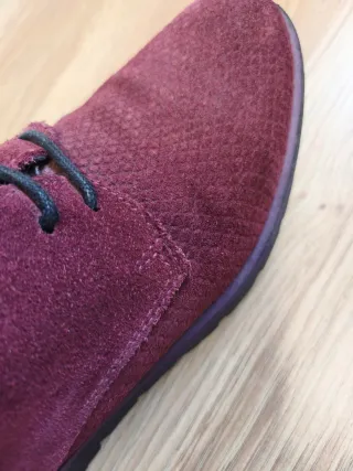 Zapatos de ante burdeos