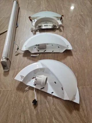 Lámparas de pared de cristal y plástico