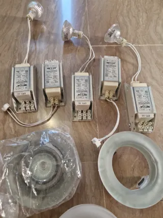 Lámparas de pared de cristal y plástico