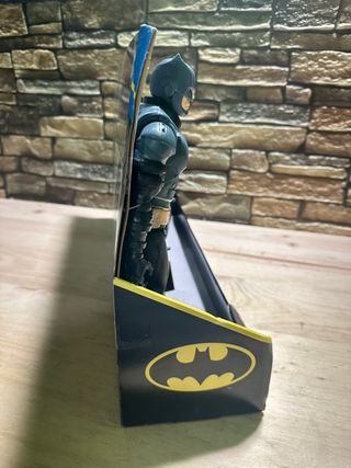 Batman Batmobile + Figura DC Comics