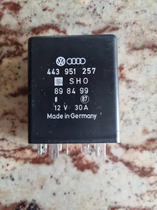 Relé elevalunas Audi 100 200 443 951 257 12V 30A