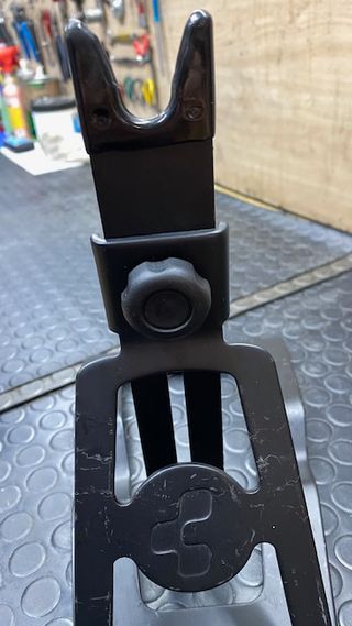 Soporte Cube Regulable Rueda Trasera