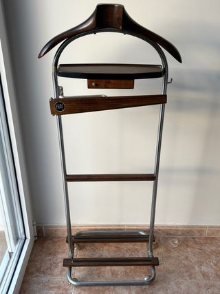 Perchero Galán de Noche Madera y Metal