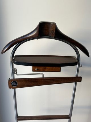 Perchero Galán de Noche Madera y Metal