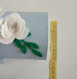 Scatola portagioie decorata con rose