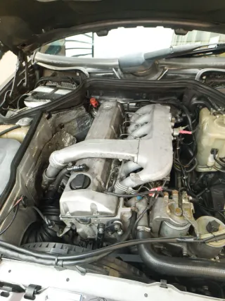 Mercedes-W124 ranchera AVERIADO