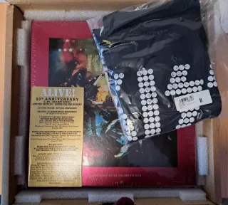 KISS ALIVE! 50th Anniversary (8 Vinilos + Blu-ray)