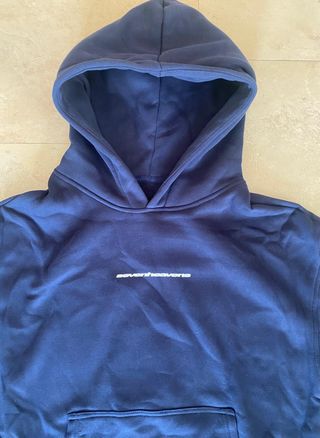 Sudadera azul marino con logo estrellado
