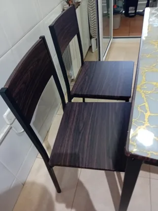 Mesa de comedor moderna
