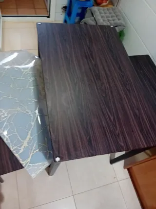 Mesa de comedor moderna