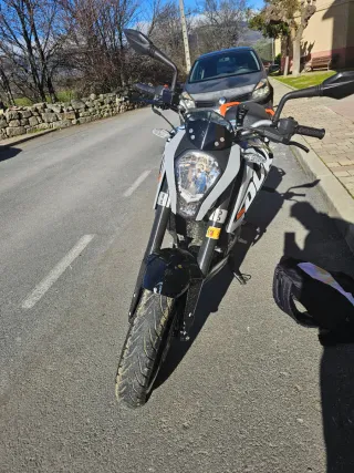 KTM Duke 125