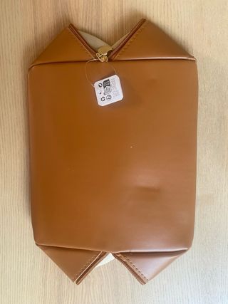 Neceser de viaje marrón