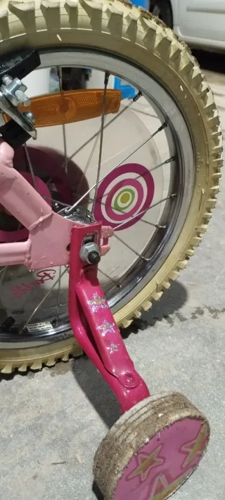 Bicicleta infantil de Barbie
