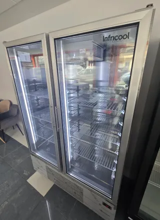 Nevera expositora Infricool 139x70x207
