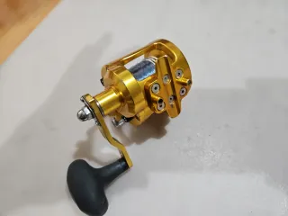 Carrete Currican Avet MXL 5.8:1 Dorado