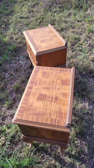 2 Comodini Antichi in Legno